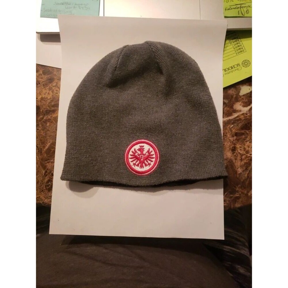 Eintracht Frankfurt Beanie - great condition!